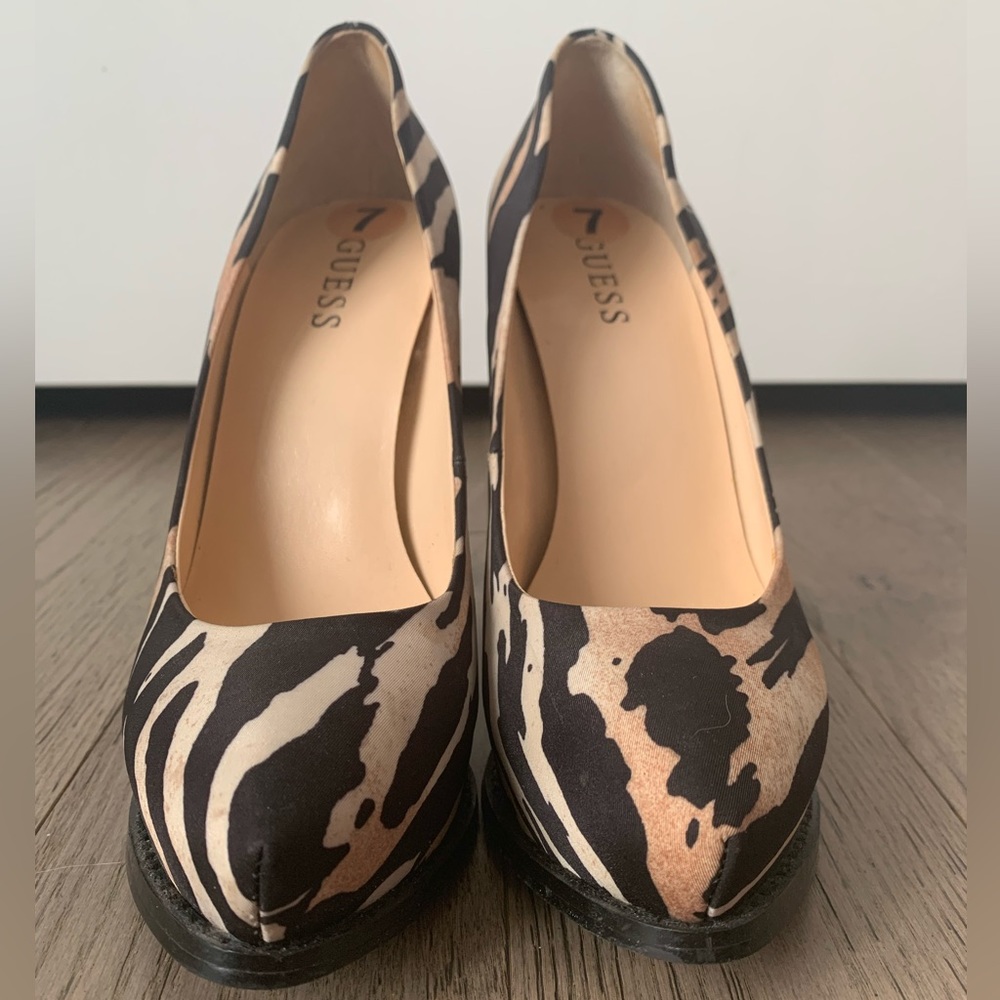 Guess Heels - Picture 2 of 6